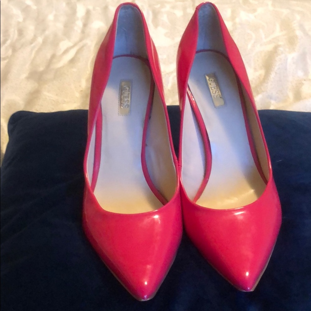 HOT PINK GUESS pumps
